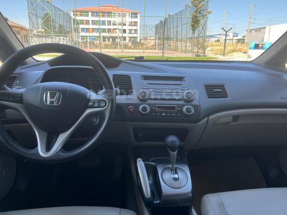 Sahibinden ful servis bakımlı Honda Civic 1.6 Premium 2010 Model
