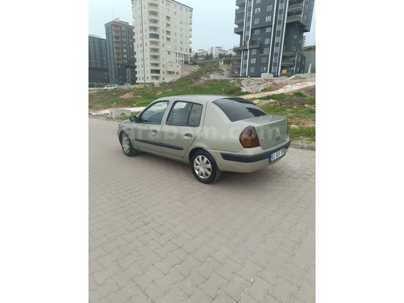 Sahibinden Renault Clio 1.4 Authentique 2002 Model