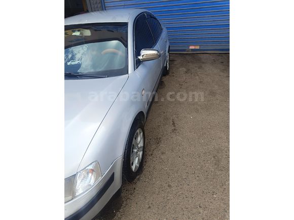 Sahibinden Volkswagen Passat 1.8 Basic 1999 Model