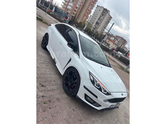 Sahibinden Ford Focus 1.6 TDCi Trend X 2014 Model  136.000 km Beyaz
