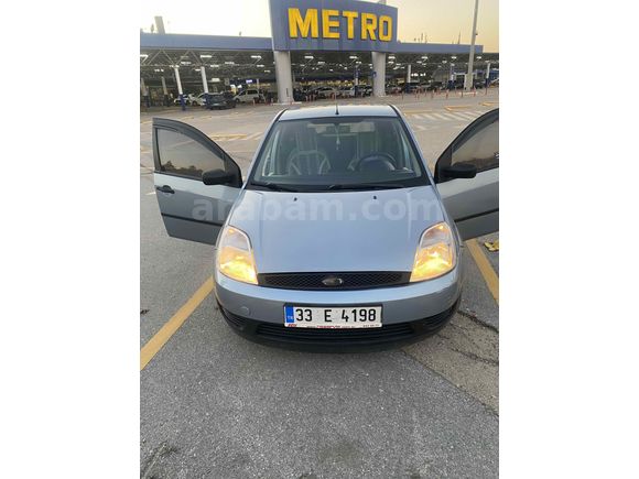 Sahibinden Ford Fiesta 1.4 TDCi Comfort 2005 Model  250.000 km Mavi (metalik)