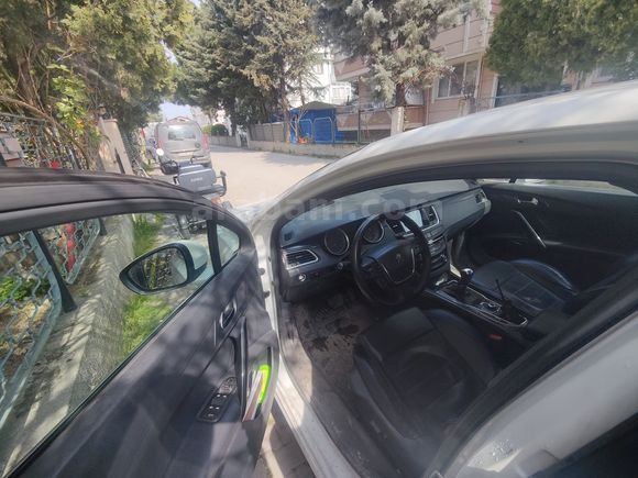 Peugeot 508 1.6 e-HDi Allure 2012 Model