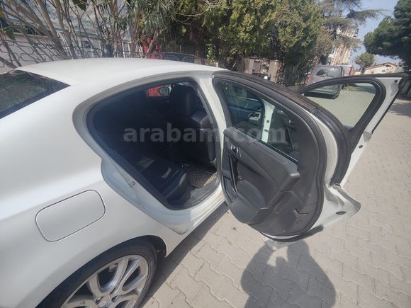 Peugeot 508 1.6 e-HDi Allure 2012 Model