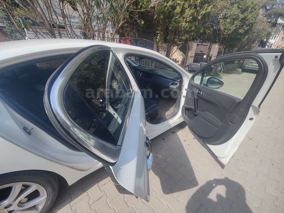 Peugeot 508 1.6 e-HDi Allure 2012 Model