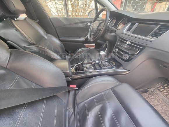 Peugeot 508 1.6 e-HDi Allure 2012 Model