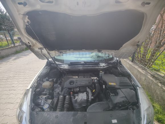 Peugeot 508 1.6 e-HDi Allure 2012 Model