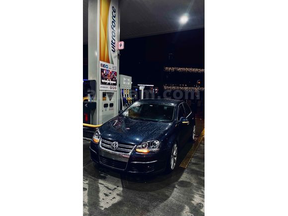 Düşük  KM TEMİZ DOPDOLU JETTA  