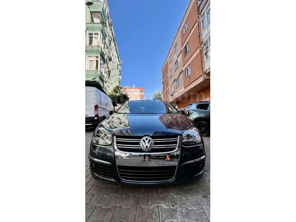 Düşük  KM TEMİZ DOPDOLU JETTA  