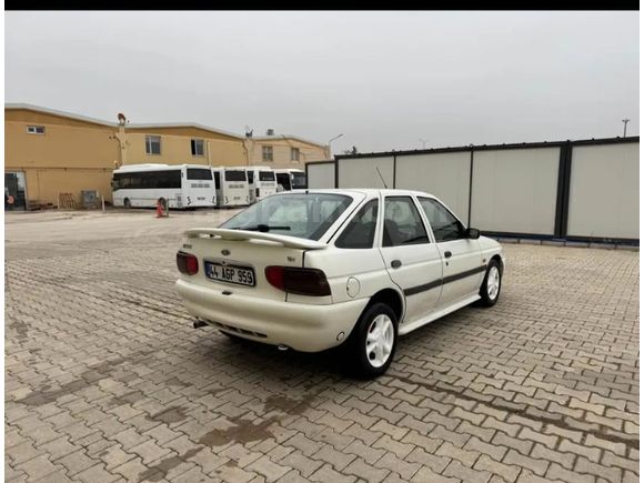 Sahibinden Ford Escort 1.6 CLX 1999 Model 