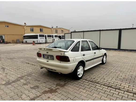 Sahibinden Ford Escort 1.6 CLX 1999 Model 
