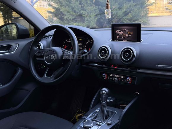 ÇILDIR AUTO'DAN 2020 AUDİ A3 CAM TAVANLI BOYASIZ
