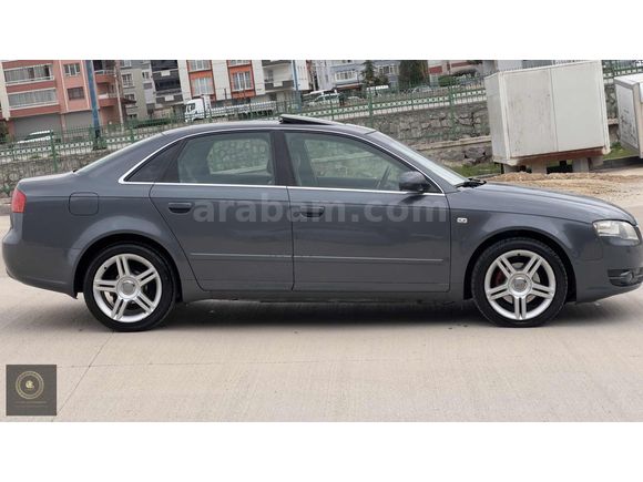 DÜŞÜK KM SINIF AUDİ A4 MÜKEMMEL KONDİSYONDA