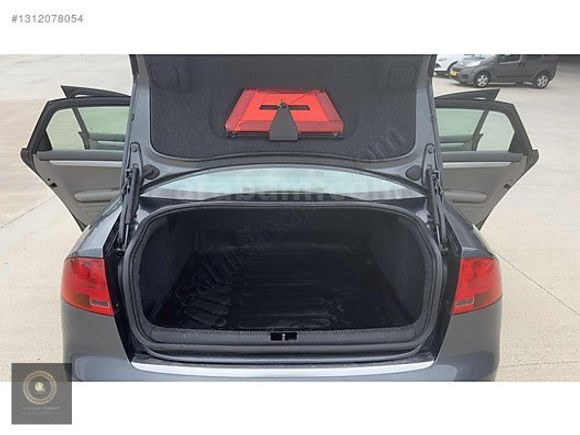 DÜŞÜK KM SINIF AUDİ A4 MÜKEMMEL KONDİSYONDA 3 PARÇA BOYALI
