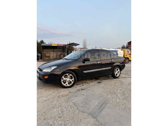 Sahibinden Ford Focus 1.6 Ghia 2001 Model 