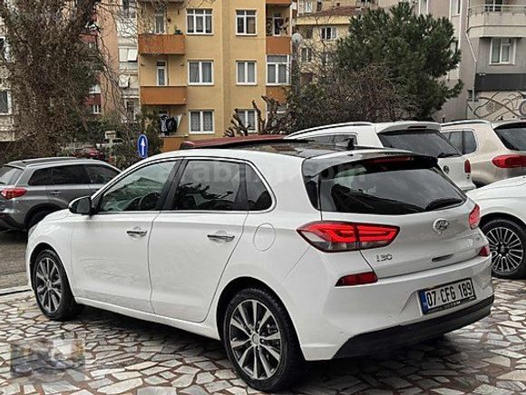2017 İ30 1.6 CRDI ELİTE PLUS DCT CAM TAVAN 0.99 KREDİ
