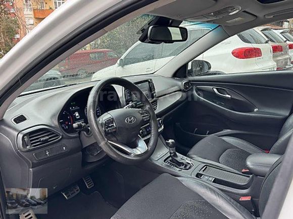2017 İ30 1.6 CRDI ELİTE PLUS DCT CAM TAVAN 0.99 KREDİ