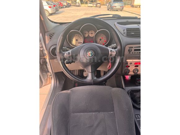 Sahibinden Alfa Romeo 147 1.6 TS Distinctive 2004 Model 