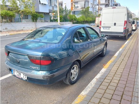Sahibinden Renault Megane 2.0 RXT 1998 Model