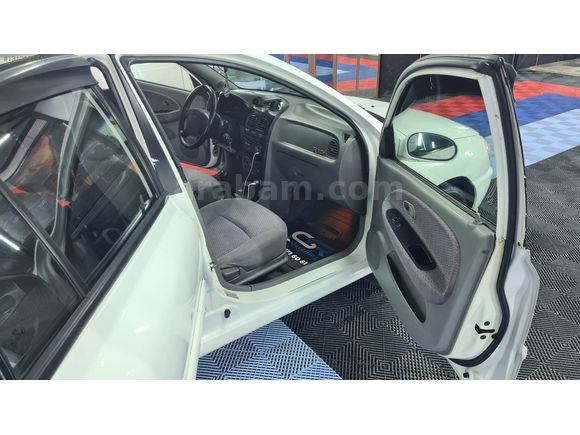 HAN MOTORS' DAN 2003 DEĞİŞENSİZ KİA RİO