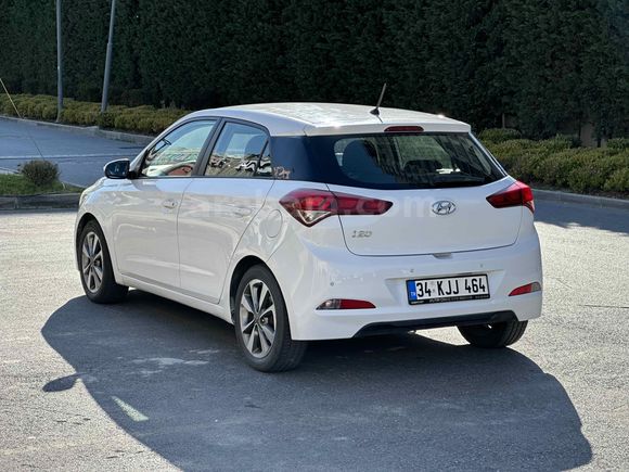 Sahibinden Hyundai i20 1.2 MPI Style 2015 
Model 