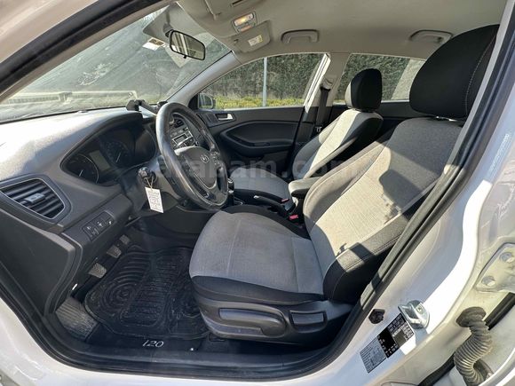 Sahibinden Hyundai i20 1.2 MPI Style 2015 
Model 