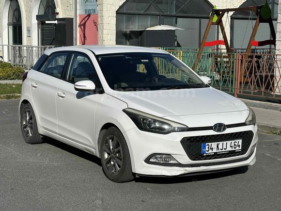 Sahibinden Hyundai i20 1.2 MPI Style 2015 
Model 