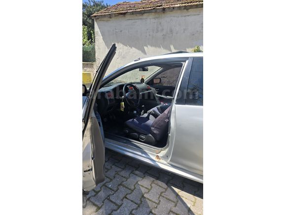 Sahibinden Mazda 323 1.5 Practica 1998 Model