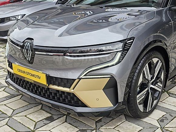 2025/4. AY ÇIKIŞLI RENAULT MEGANE E-TECH ICONIC HATASIZ