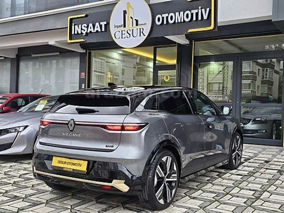 2025/4. AY ÇIKIŞLI RENAULT MEGANE E-TECH ICONIC HATASIZ