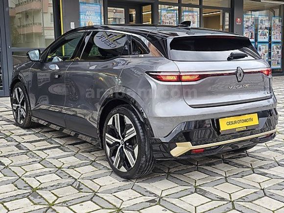 2025/4. AY ÇIKIŞLI RENAULT MEGANE E-TECH ICONIC HATASIZ