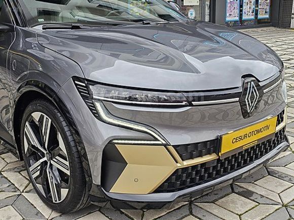 2025/4. AY ÇIKIŞLI RENAULT MEGANE E-TECH ICONIC HATASIZ