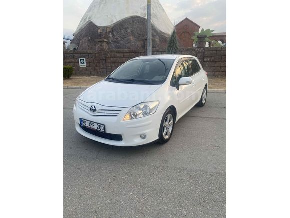 TOYOTA AURİS 1.6 TAM OTOMATİK ELEGANT FUL PAKET BOYASIZ DEĞİŞENSİZ TRAMERSİZ