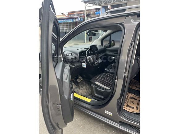 Sahibinden Citroen Berlingo 1.5 BlueHDI Shine Bold 2022 Model  74.120 km Gri