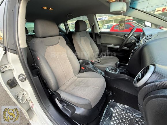 SARSILMAZ'dan SEAT LEON 1.6 TDI OTOMATİK STYLE BAKIMLI