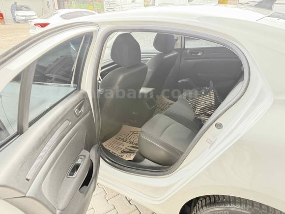 Sahibinden Renault Megane 1.3 TCe Joy 2021 Model 