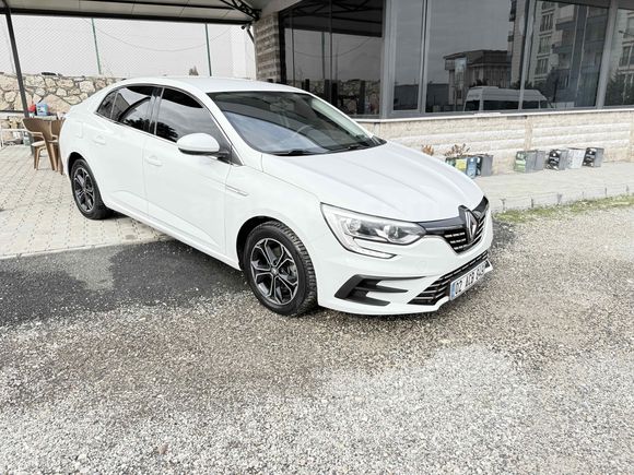 Sahibinden Renault Megane 1.3 TCe Joy 2021 Model 
