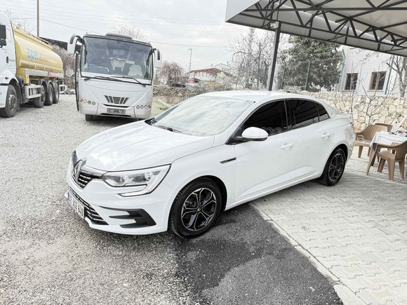 Sahibinden Renault Megane 1.3 TCe Joy 2021 Model 