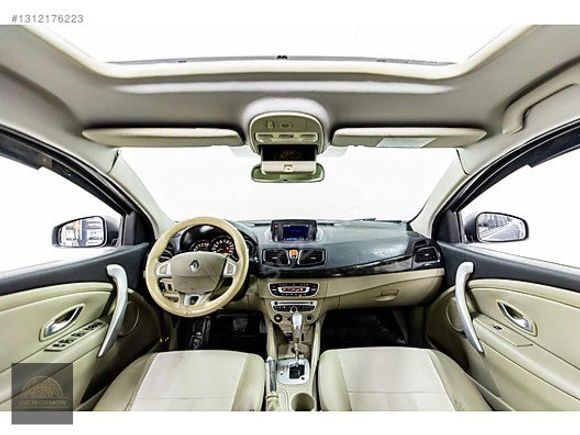 SÖZCAR 'DAN OTOMATİK SUNROOFLU MEGANE 3