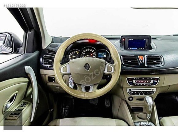 SÖZCAR 'DAN OTOMATİK SUNROOFLU MEGANE 3