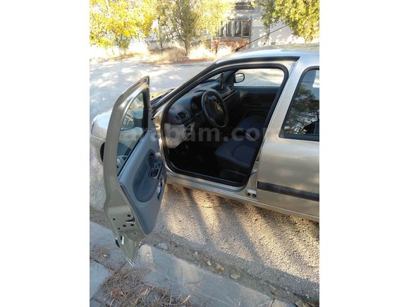 Memurdan temiz kullanılmış Symbol 1.5 dCi Orjinal 98.000 km 