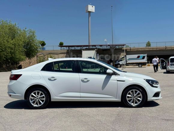 Sahibinden Renault Megane 1.3 TCe Touch 2020 Model
