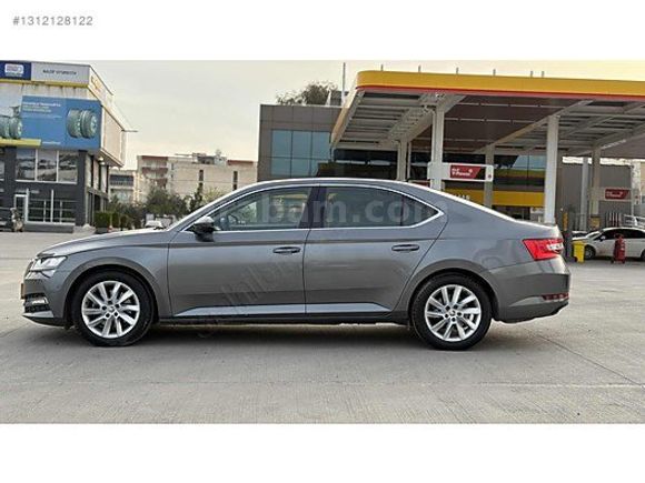 MELİKHAN AUTO'DAN 2022 SKODA SUPERB HATASIZ BOYASIZ