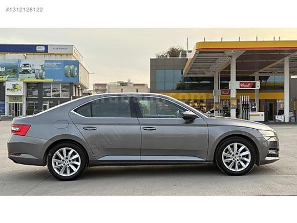 MELİKHAN AUTO'DAN 2022 SKODA SUPERB HATASIZ BOYASIZ