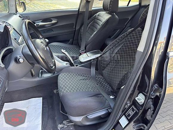 - AURIS 1.4D-4D COMFORT -
