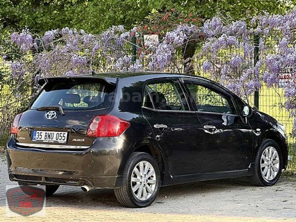 - AURIS 1.4D-4D COMFORT -