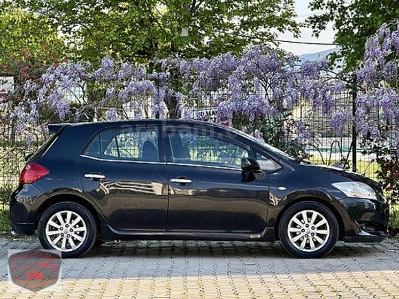 - AURIS 1.4D-4D COMFORT -