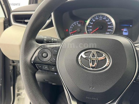 K.KARTINA 9 TAKSİT 2020 COROLLA 1.6 VISION MULTMEDIA EKRAN