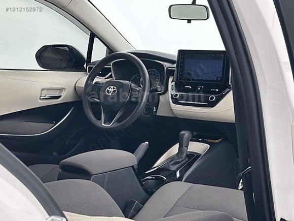 K.KARTINA 9 TAKSİT 2020 COROLLA 1.6 VISION MULTMEDIA EKRAN