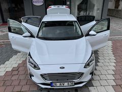 Galeriden Ford Focus 1.5 TDCi Titanium 2019 Model İzmir 218.000 km Beyaz