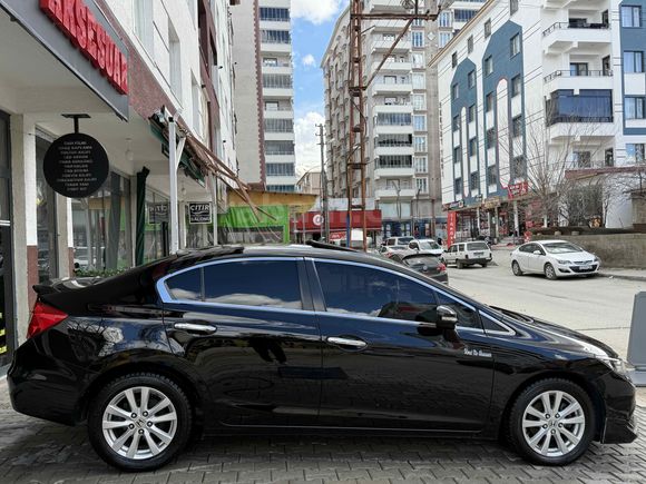 Sahibinden Honda Civic 1.6i VTEC Eco Elegance 2013 Model 